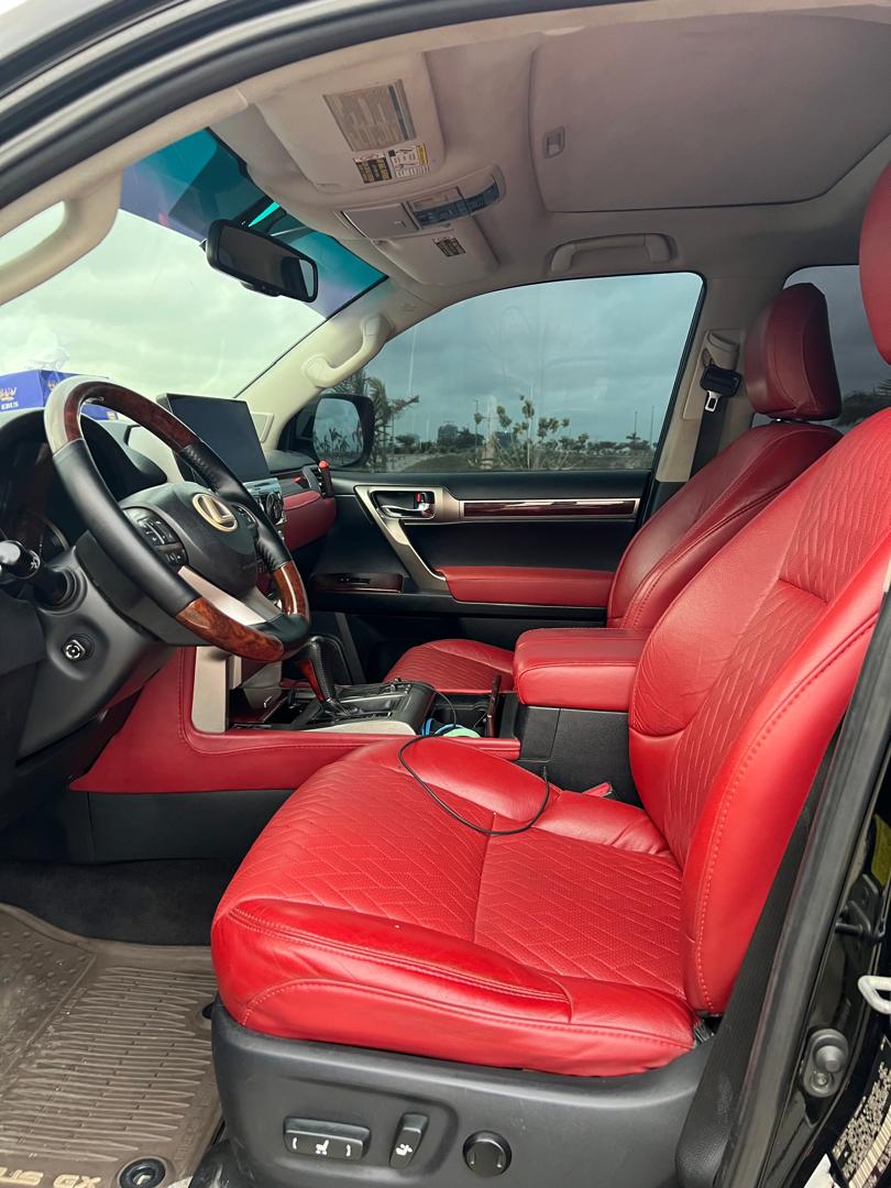 Toyota Prado (grey) Gallery Image