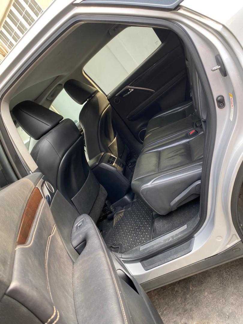 Lexus RX 350 (Silver) Gallery Image