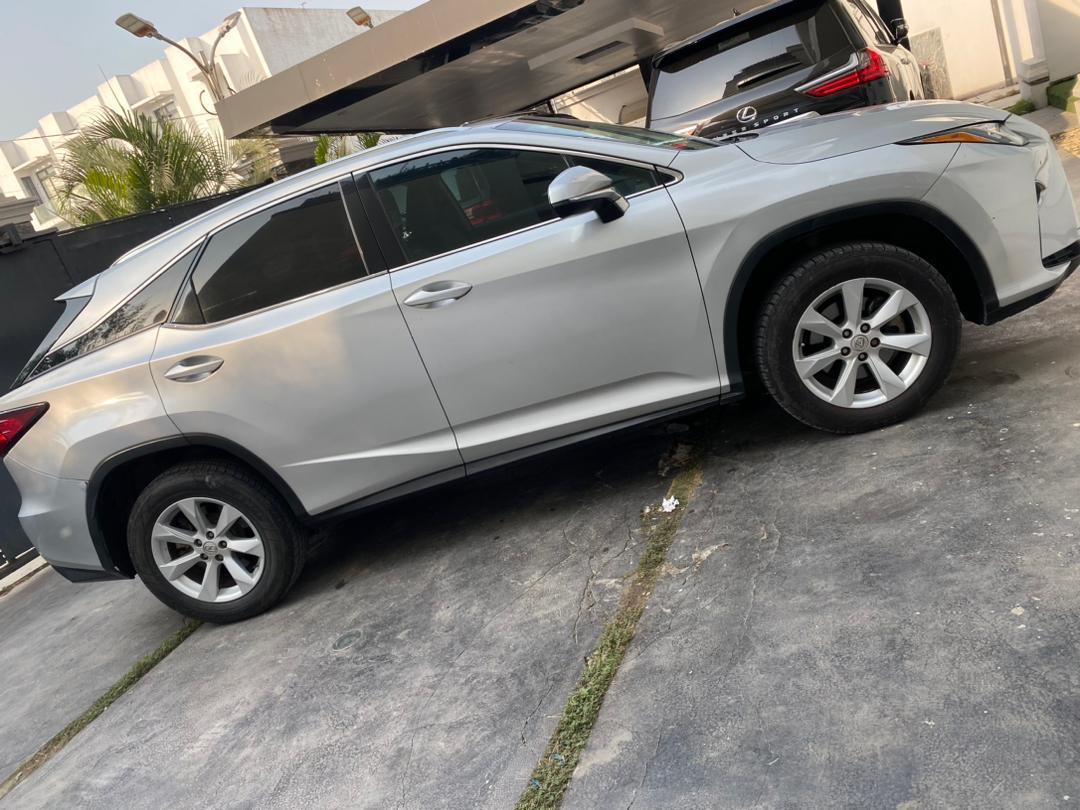 Lexus RX 350 (Silver) Gallery Image