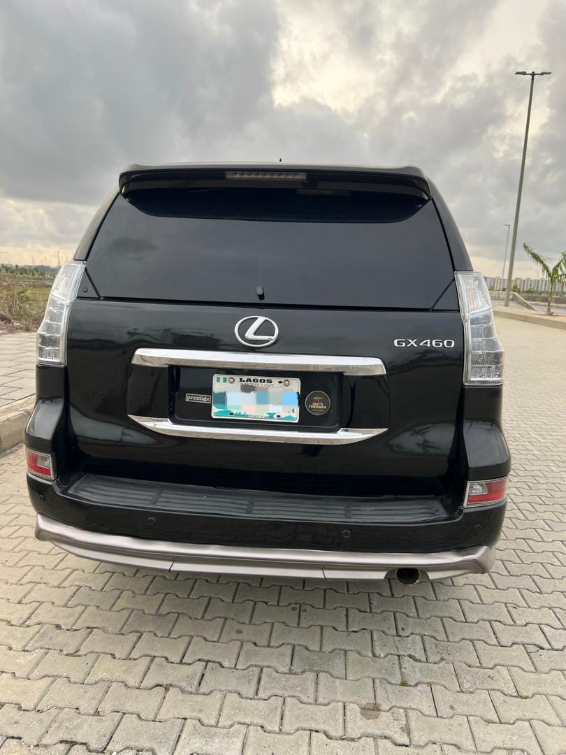 Lexus GX 460 (black) Gallery Image