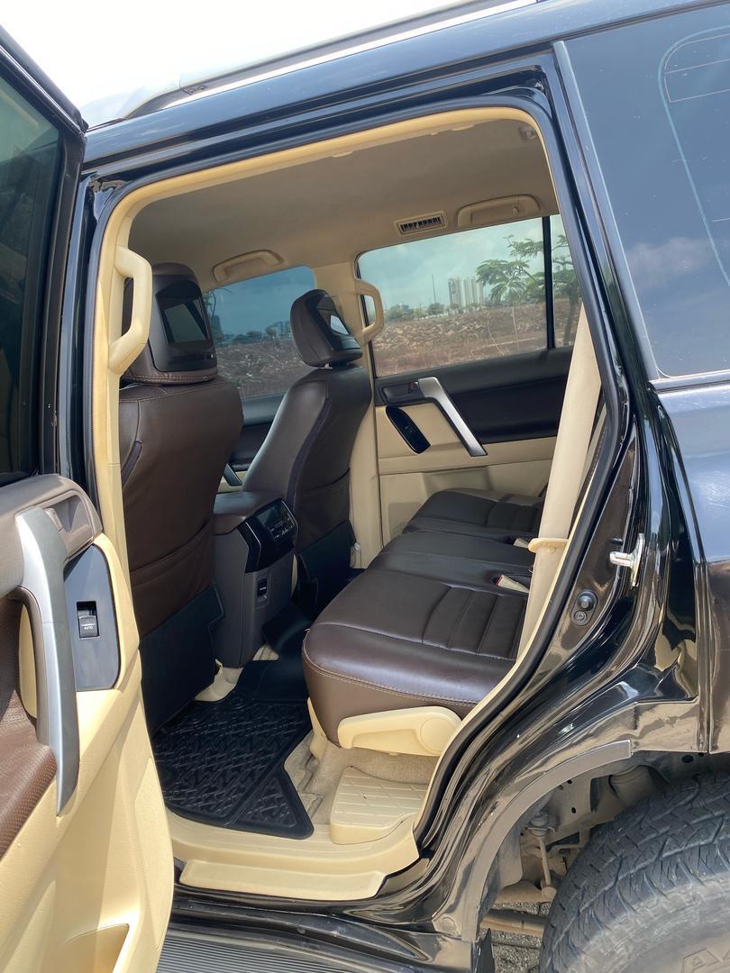 Toyota Prado (black) Gallery Image