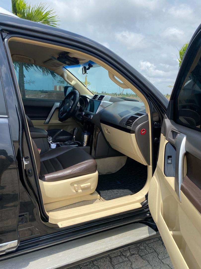 Toyota Prado (black) Gallery Image