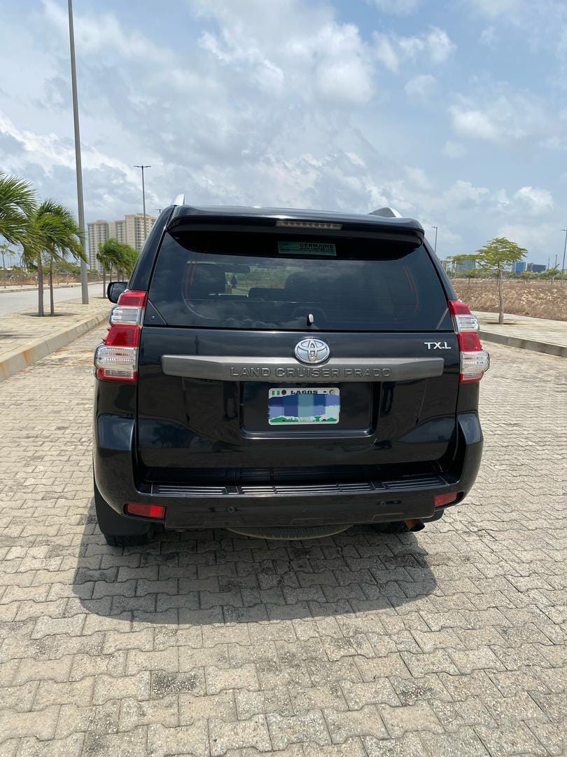 Toyota Prado (black) Gallery Image